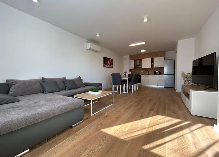 Maci Apartman *